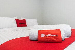 RedDoorz Plus near RS USU Medan 2