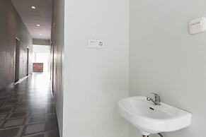 RedDoorz Plus near RS USU Medan 2