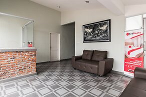 RedDoorz Plus near RS USU Medan 2