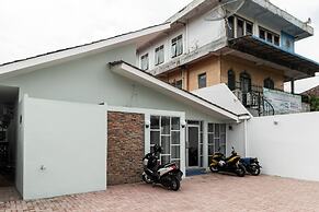 RedDoorz Plus near RS USU Medan 2