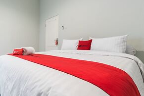 RedDoorz Plus near RS USU Medan 2