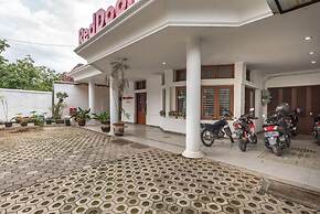 RedDoorz Syariah near Gajayana Stadium Malang