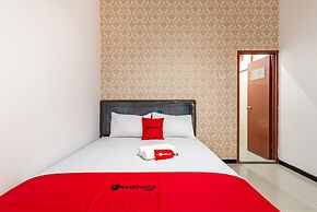 RedDoorz Syariah near Gajayana Stadium Malang