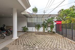 RedDoorz Syariah near Gajayana Stadium Malang