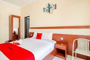 RedDoorz Syariah @ Jalan Simpang Gajayana