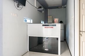 RedDoorz Plus near Millenium ICT Centre Medan 2