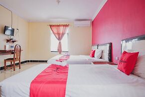 RedDoorz Syariah near Kebun Raya Liwa