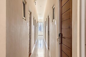 RedDoorz Hostel near LTC Glodok