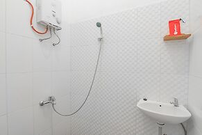 RedDoorz near Alun-Alun Garut