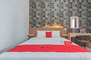 RedDoorz near Alun-Alun Garut