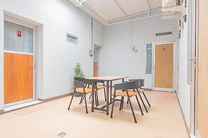 RedDoorz near Alun-Alun Garut