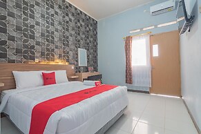 RedDoorz near Alun-Alun Garut