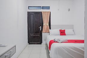 RedDoorz near Jalan Soeprapto Bengkulu