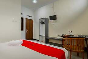 RedDoorz Plus near Balai Kota Batu 2