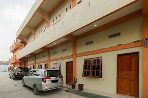 RedDoorz near Bukit Kubu Berastagi