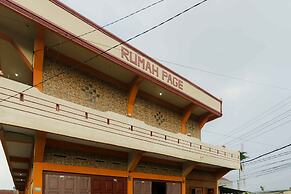 RedDoorz near Bukit Kubu Berastagi