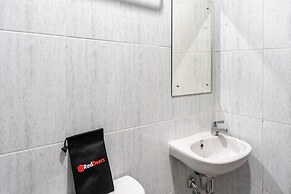 RedDoorz near Manhattan Square Medan