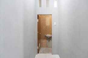 RedDoorz near Manhattan Square Medan