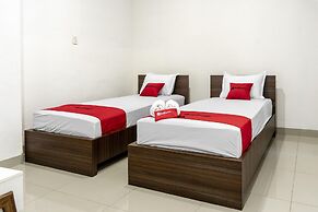 RedDoorz Syariah near Stadion Teladan Medan