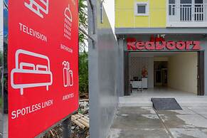 RedDoorz near Graha Saba Buana Solo