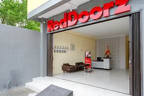 RedDoorz near Graha Saba Buana Solo