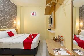 RedDoorz near Dino Park