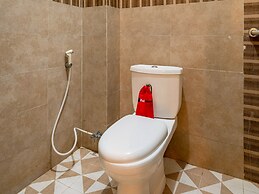 RedDoorz near Dino Park