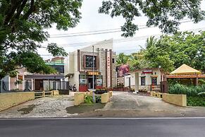 RedDoorz near Dino Park