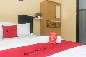 RedDoorz Syariah near Stasiun Madiun