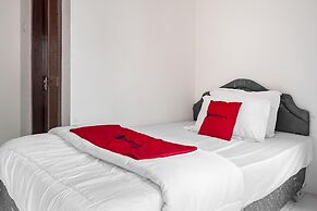 RedDoorz Plus @ Gunungsari Surabaya