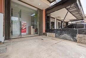 RedDoorz near Tanjung Duren 2