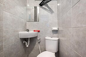 RedDoorz near Tanjung Duren 2