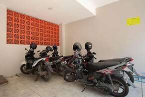 RedDoorz near Kaza Mall Surabaya
