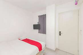 RedDoorz near Kaza Mall Surabaya