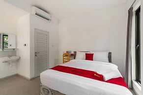 RedDoorz near Kaza Mall Surabaya
