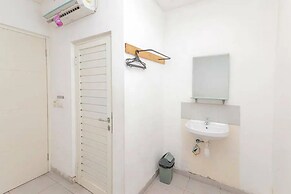 RedDoorz near Kaza Mall Surabaya