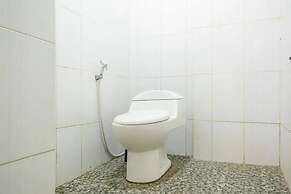 RedDoorz Hostel near Taman Puring