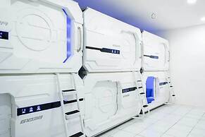 RedDoorz Hostel near Taman Puring