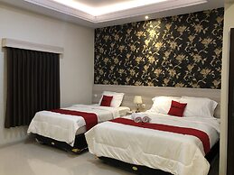 RedDoorz Plus near Solo Paragon Mall