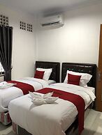 RedDoorz near CitraLand Gama City Medan