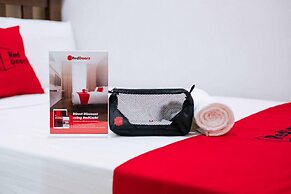 RedDoorz @ Ruko ITC Roxy Mas