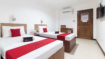 RedDoorz Plus near Vigan City Commercial Center