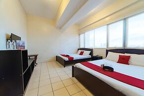 RedDoorz Plus @ E Rodriguez Corner Banawe