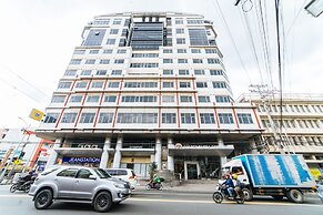 RedDoorz Plus @ E Rodriguez Corner Banawe