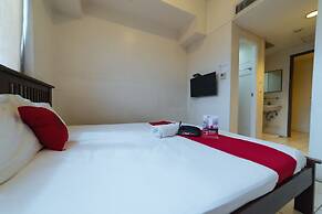 RedDoorz Plus @ E Rodriguez Corner Banawe