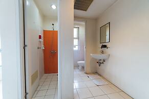 RedDoorz Plus @ E Rodriguez Corner Banawe