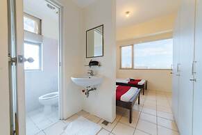 RedDoorz Plus @ E Rodriguez Corner Banawe