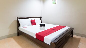 RedDoorz @ Teofila Lodge