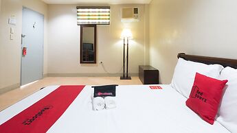 RedDoorz @ Teofila Lodge