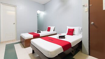 RedDoorz @ Teofila Lodge